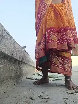 Snapshot of reya743 chatting on 02/18/26, 10:55 reya743 online show from 02/18/26, 10:55