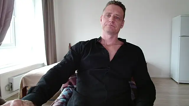 Freeze Fire online show from 11/04/25, 08:46