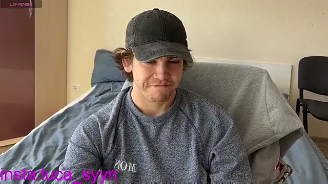 Snapshot of luca_syn chatting on 10/06/25, 08:34 luca syn online show from 10/06/25, 08:34