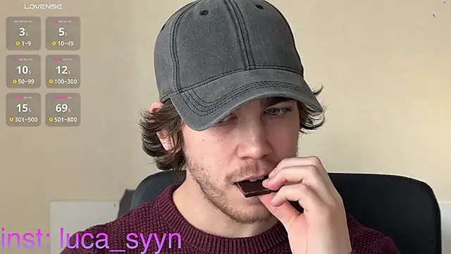 Snapshot of luca_syn chatting on 10/18/25, 12:06 luca syn online show from 10/18/25, 12:06