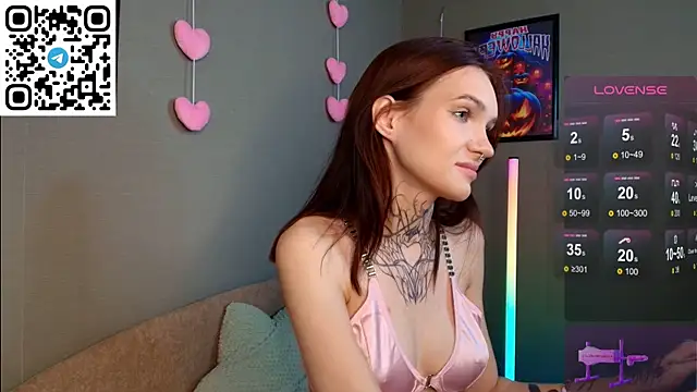 Snapshot of Selena_Lune chatting on 11/05/25, 01:16 Selena Lune online show from 11/05/25, 01:16