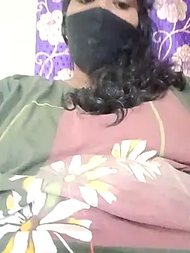 Snapshot of sowji_telugammai chatting on 10/16/25, 05:25 sowji telugammai online show from 10/16/25, 05:25