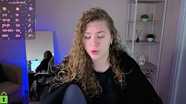 Elsie Cutties online show from 12/14/25, 01:00