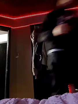 Snapshot of Painstickwes chatting on 02/27/26, 02:44 Painstickwes online show from 02/27/26, 02:44