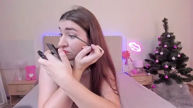 TrishaDarks online show from 12/14/25, 06:30