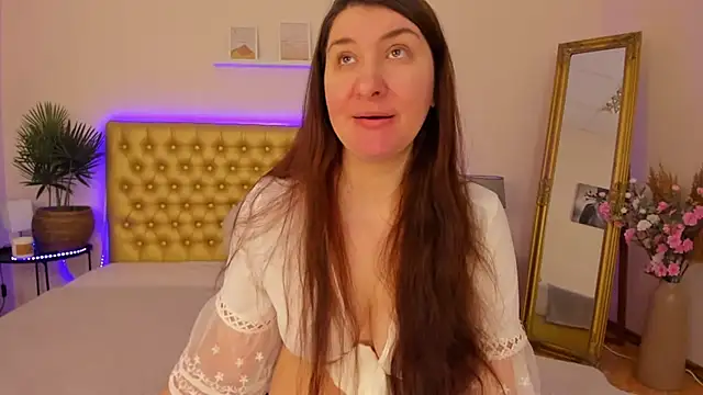 TrishaDarks online show from 03/02/26, 06:03