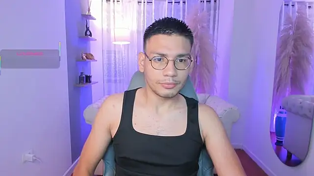 Snapshot of marcuswildx chatting on 09/25/25, 11:03 marcuswildx online show from 09/25/25, 11:03