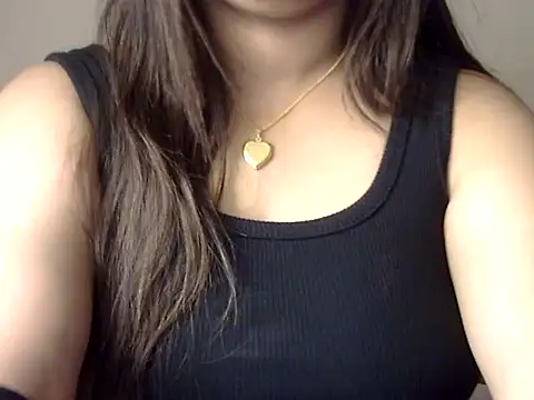 Snapshot of Aaliya02 chatting on 10/19/25, 04:57 Aaliya02 online show from 10/19/25, 04:57