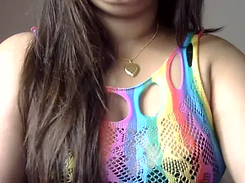 Snapshot of Aaliya02 chatting on 10/20/25, 01:11 Aaliya02 online show from 10/20/25, 01:11