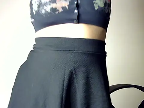 Snapshot of Aaliya02 chatting on 11/15/25, 08:27 Aaliya02 online show from 11/15/25, 08:27