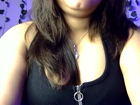 Snapshot of Aaliya02 chatting on 11/18/25, 09:08 Aaliya02 online show from 11/18/25, 09:08