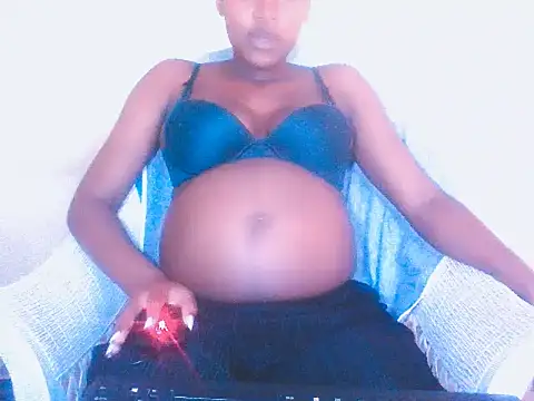 Snapshot of l4_love chatting on 10/01/25, 03:18 l4 love online show from 10/01/25, 03:18