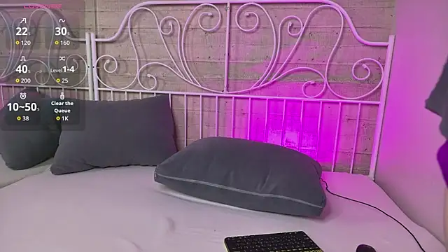 RobertDevine online show from 09/26/25, 10:52