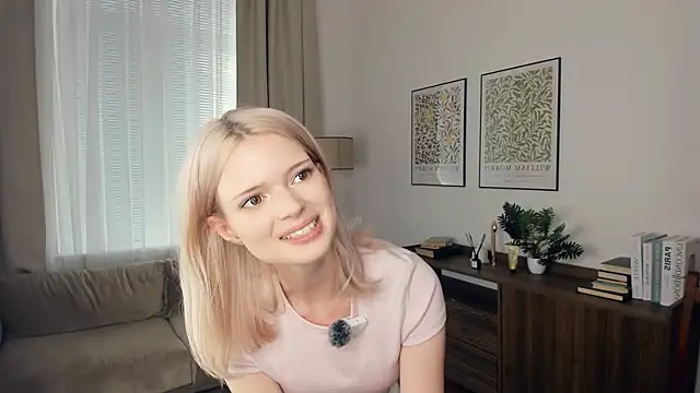 LaureMestler online show from 10/04/25, 08:45