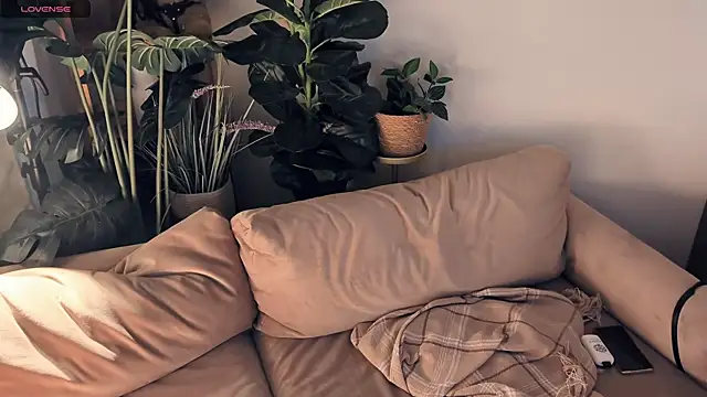 LaureMestler online show from 04/02/26, 10:24