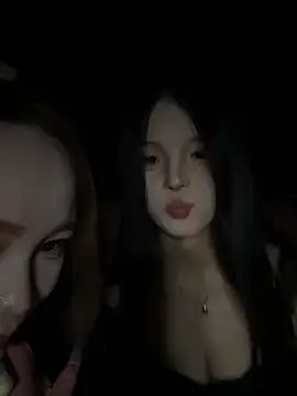 Snapshot of Sio-Ker chatting on 11/17/25, 04:13 Sio-Ker online show from 11/17/25, 04:13