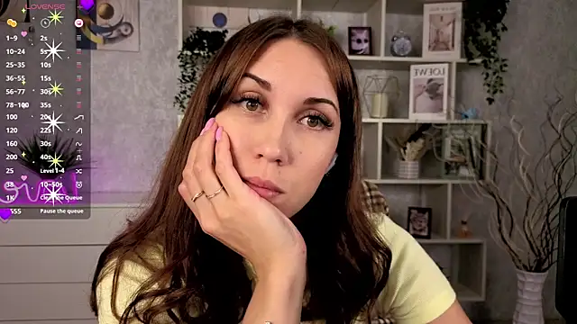 DreamVelour online show from 10/21/25, 08:31