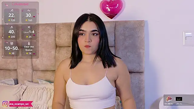 LunaOcampo  online show from 12/14/25, 10:03