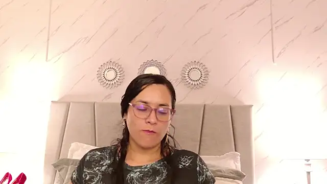 Michell Monet online show from 05/04/26, 12:01