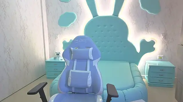 Snapshot of Mia_Cuttee chatting on 10/12/25, 03:27 Mia Cuttee online show from 10/12/25, 03:27