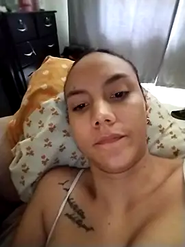 Mia-Reyes online show from 10/05/25, 04:16