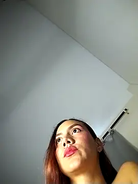 Mia-Reyes online show from 10/27/25, 01:59