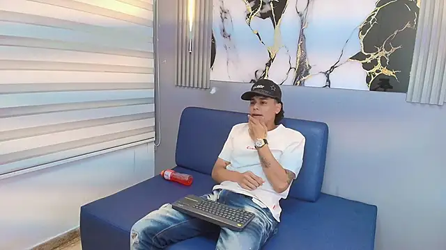 Snapshot of Frayhot777 chatting on 01/13/26, 07:52 Frayhot777 online show from 01/13/26, 07:52