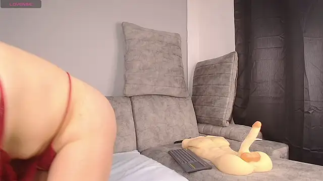 Isisharrison online show from 10/31/25, 10:22