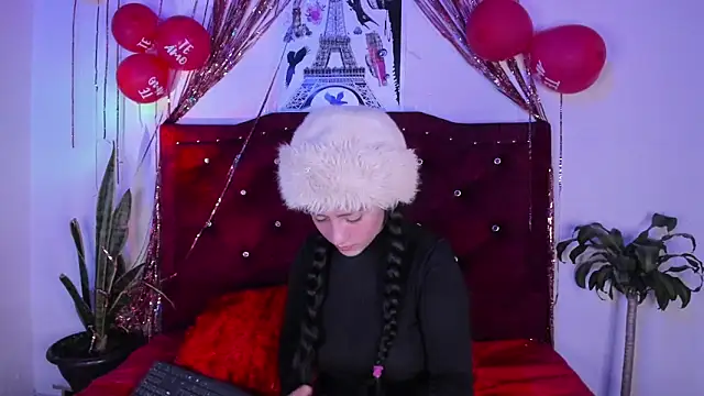 kitty  chs online show from 02/18/26, 03:19