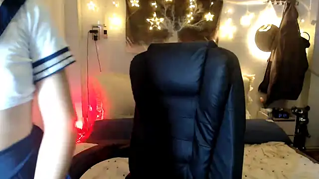 EllieYoon online show from 10/04/25, 12:14