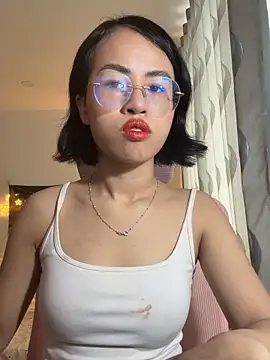 EllieYoon online show from 12/19/25, 06:53