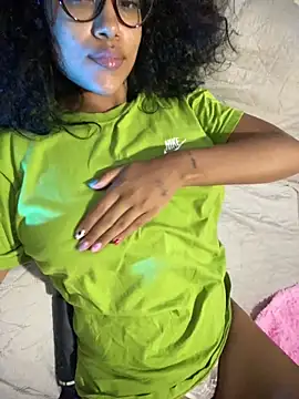 Snapshot of miiabrown18 chatting on 11/27/25, 11:01 miiabrown18 online show from 11/27/25, 11:01