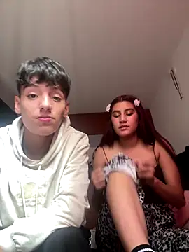 Snapshot of _Kinky69_ chatting on 11/28/25, 08:22 Kinky69 online show from 11/28/25, 08:22