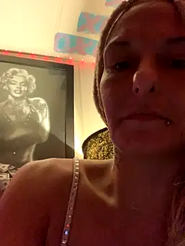 Snapshot of blondebarbiebae chatting on 09/23/25, 08:17 blondebarbiebae online show from 09/23/25, 08:17