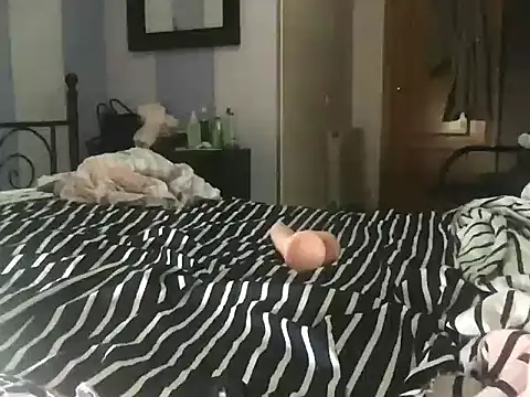 paula19800 online show from 09/23/25, 07:55