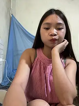 Snapshot of Mayy1 chatting on 04/22/26, 02:14 Mayy1 online show from 04/22/26, 02:14