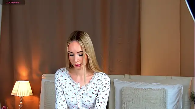 Snapshot of MaryDavies chatting on 11/27/25, 07:54 MaryDavies online show from 11/27/25, 07:54