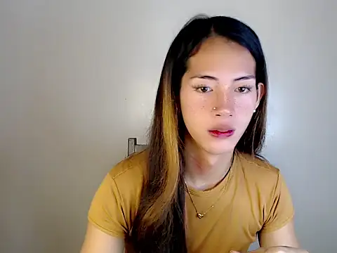 Snapshot of ashley_bombshell chatting on 10/24/25, 08:27 ashley bombshell online show from 10/24/25, 08:27