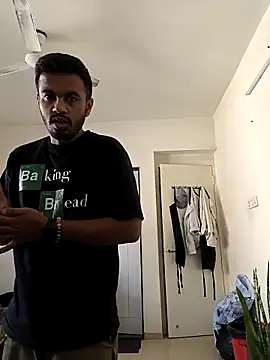 Snapshot of SilentTerr chatting on 12/18/25, 09:15 SilentTerr online show from 12/18/25, 09:15