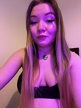 Amalie Smith online show from 05/31/26, 05:20