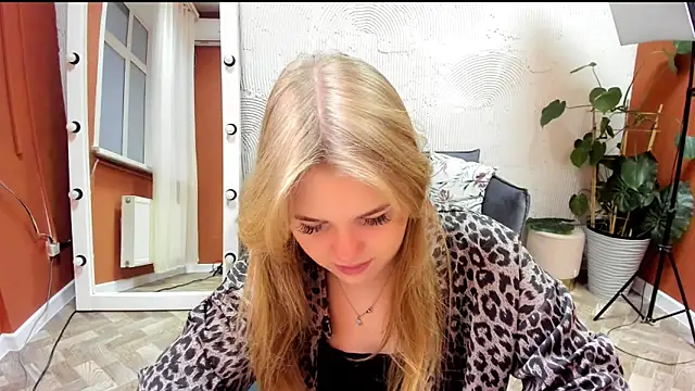 Melissa 199 online show from 11/19/25, 04:23