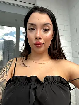 Snapshot of kiss_Lissa chatting on 09/27/25, 11:04 kiss Lissa online show from 09/27/25, 11:04