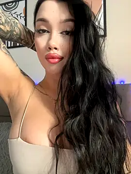 Snapshot of kiss_Lissa chatting on 10/20/25, 01:22 kiss Lissa online show from 10/20/25, 01:22