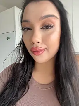 Snapshot of kiss_Lissa chatting on 11/30/25, 09:24 kiss Lissa online show from 11/30/25, 09:24