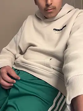 Snapshot of bemjmen chatting on 10/11/25, 09:35 bemjmen online show from 10/11/25, 09:35