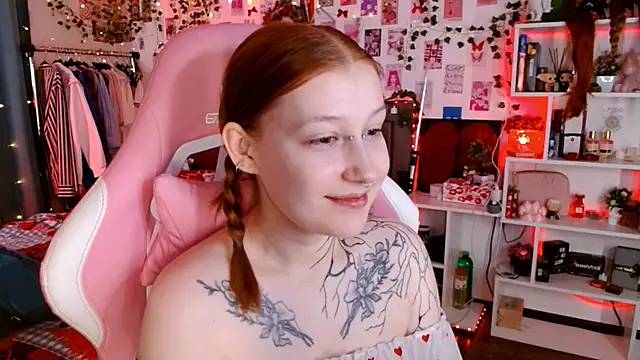 Ayla Hicks online show from 12/16/25, 08:36