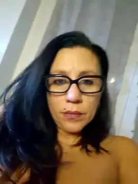 Snapshot of Lolytamilf chatting on 01/11/26, 09:20 Lolytamilf online show from 01/11/26, 09:20