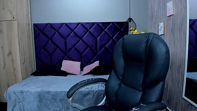 ChloeCampbell03 online show from 11/22/25, 04:17