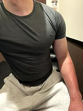 Snapshot of Riku_999 chatting on 10/04/25, 06:22 Riku 999 online show from 10/04/25, 06:22