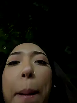 Snapshot of emily__walker chatting on 10/20/25, 11:05 emily walker online show from 10/20/25, 11:05